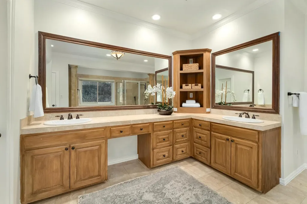 2900 Meandering River Court Austin TX 78746