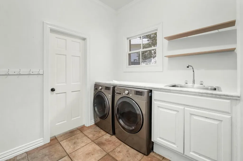 2900 Meandering River Court Austin TX 78746