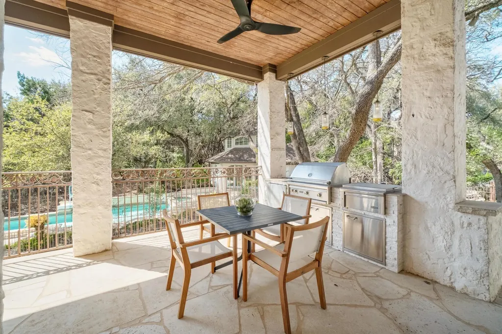 2900 Meandering River Court Austin TX 78746