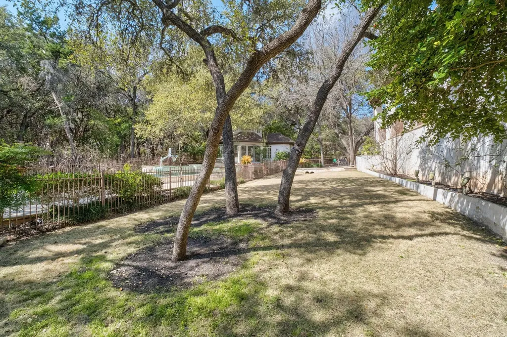 2900 Meandering River Court Austin TX 78746