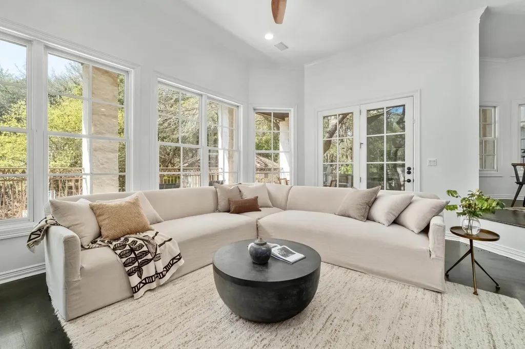 2900 Meandering River Court Austin TX 78746
