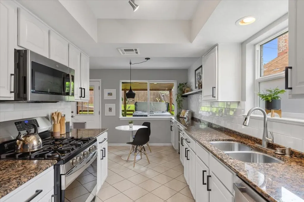 208 Skyloop Drive Austin TX 78745