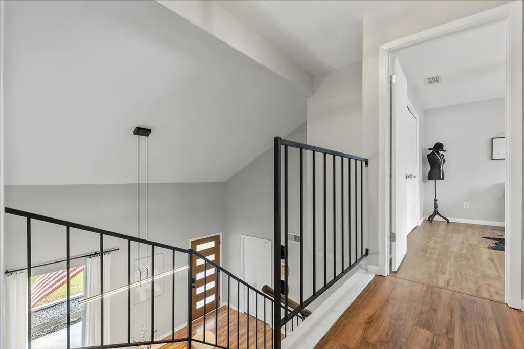208 Skyloop Drive Austin TX 78745