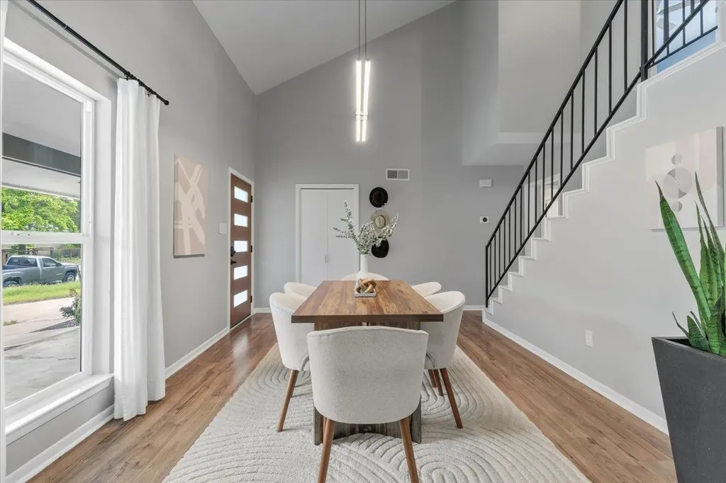 208 Skyloop Drive Austin TX 78745