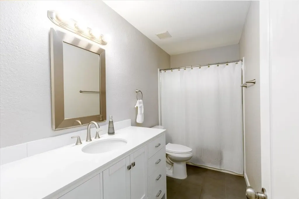 7136 Ridge Oak Road Austin TX 78749