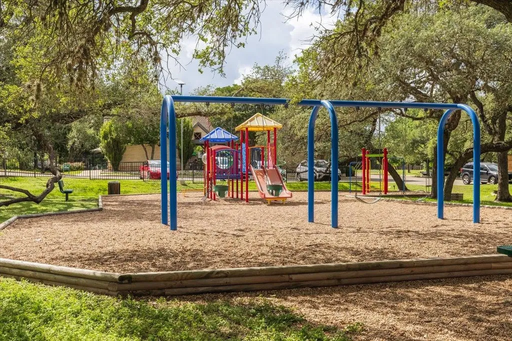 7136 Ridge Oak Road Austin TX 78749
