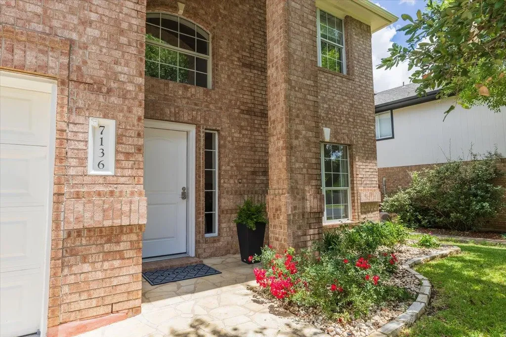 7136 Ridge Oak Road Austin TX 78749