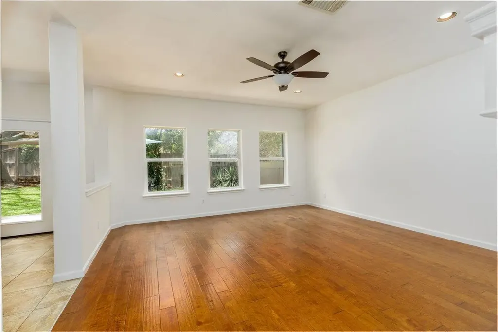 7136 Ridge Oak Road Austin TX 78749
