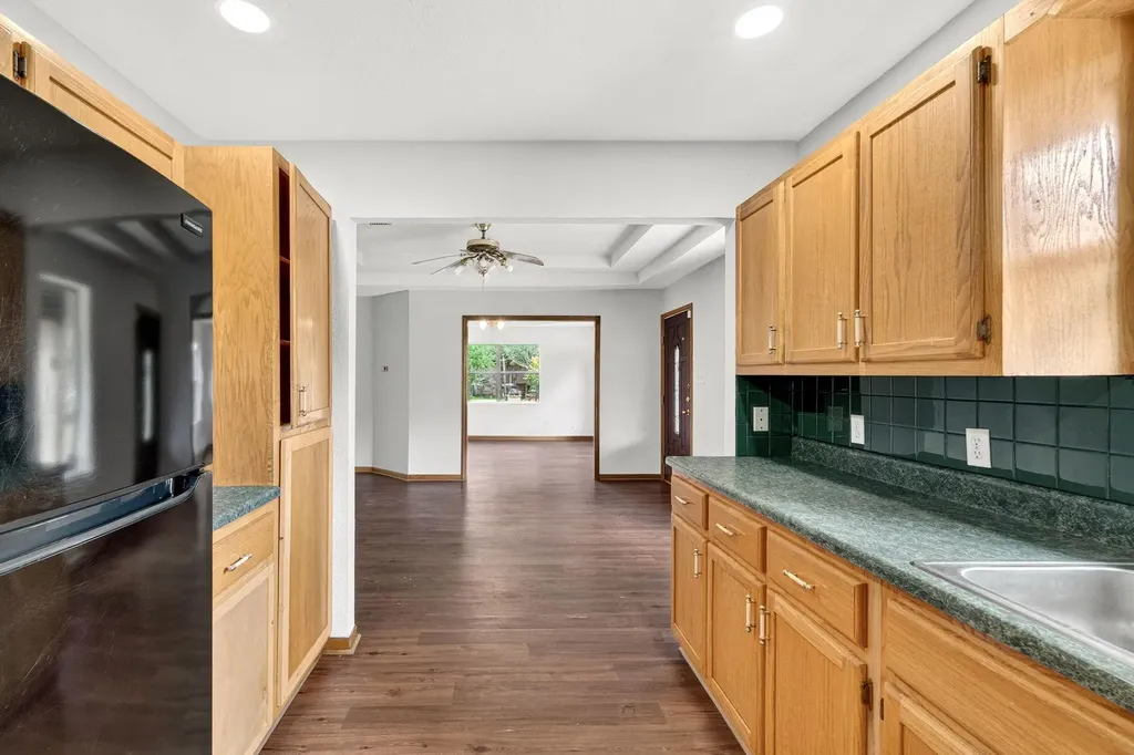 903 Travis Street Lockhart TX 78644