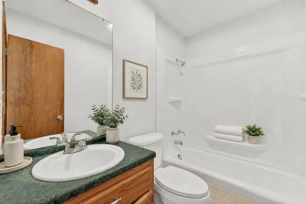903 Travis Street Lockhart TX 78644