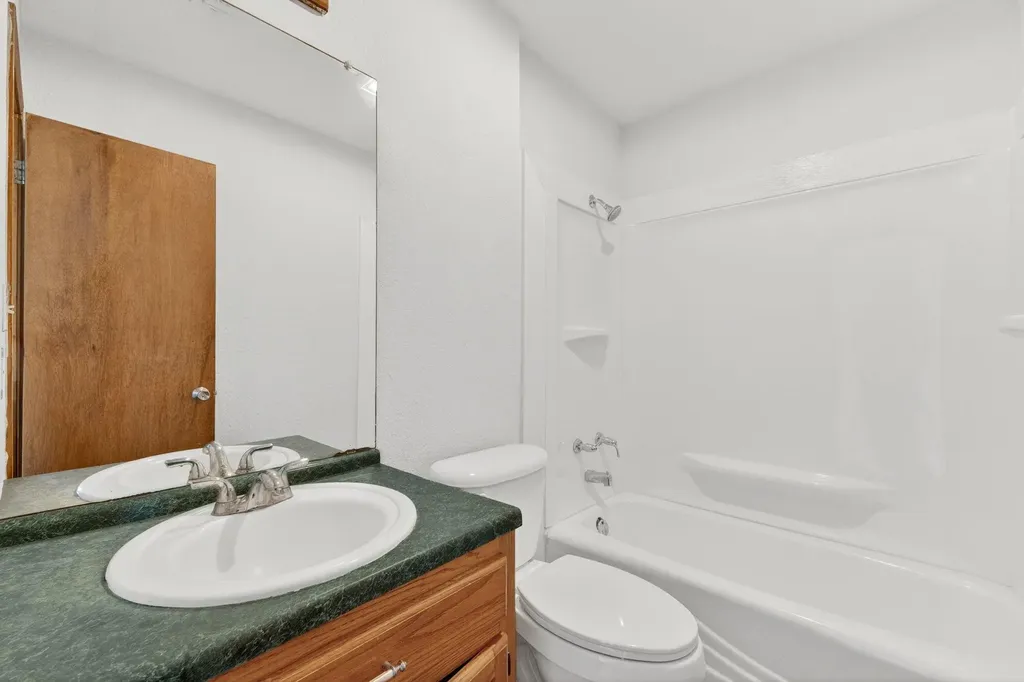 903 Travis Street Lockhart TX 78644