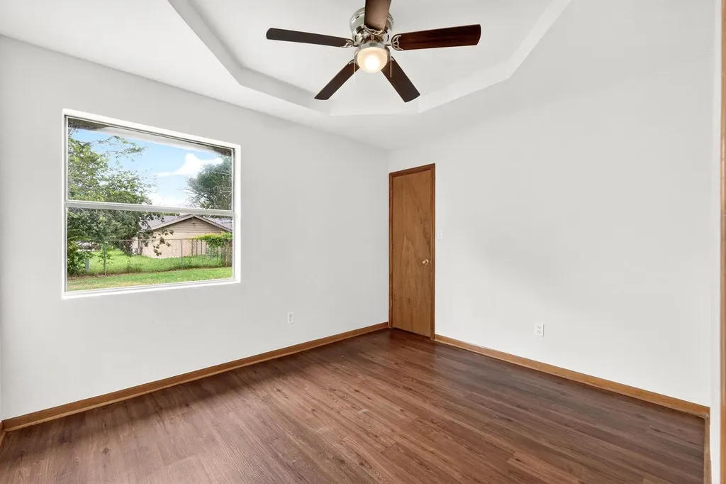 903 Travis Street Lockhart TX 78644