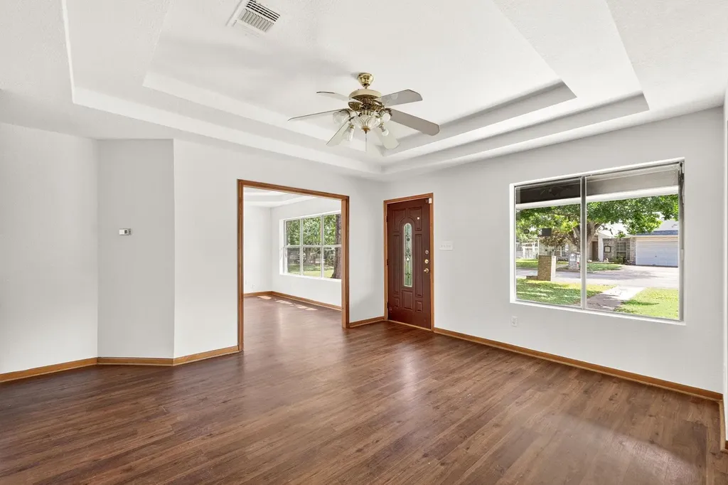 903 Travis Street Lockhart TX 78644
