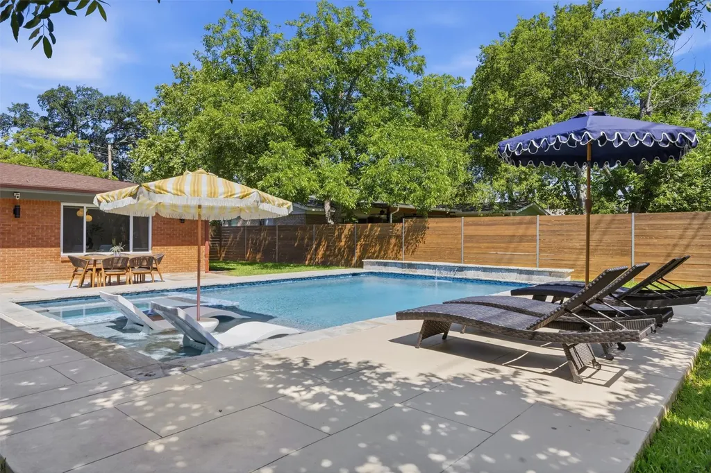 4801 Roundup Trail Austin TX 78745