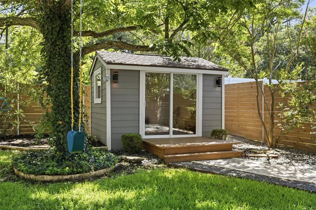 4801 Roundup Trail Austin TX 78745