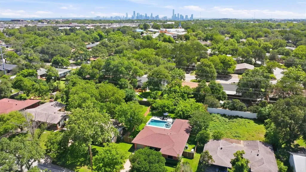 4801 Roundup Trail Austin TX 78745