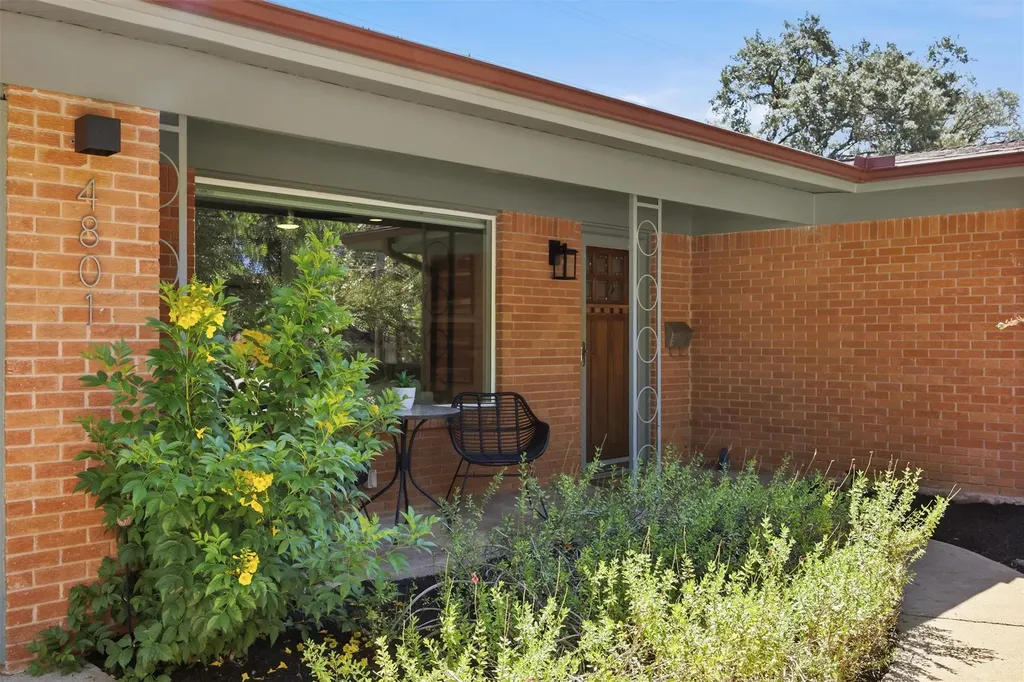 4801 Roundup Trail Austin TX 78745