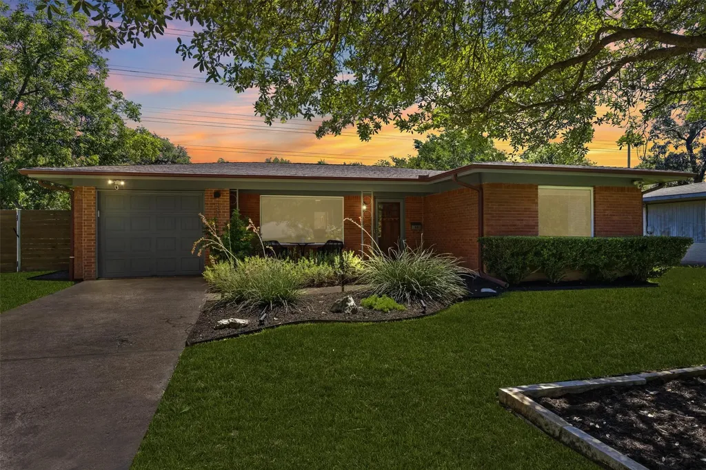 4801 Roundup Trail Austin TX 78745