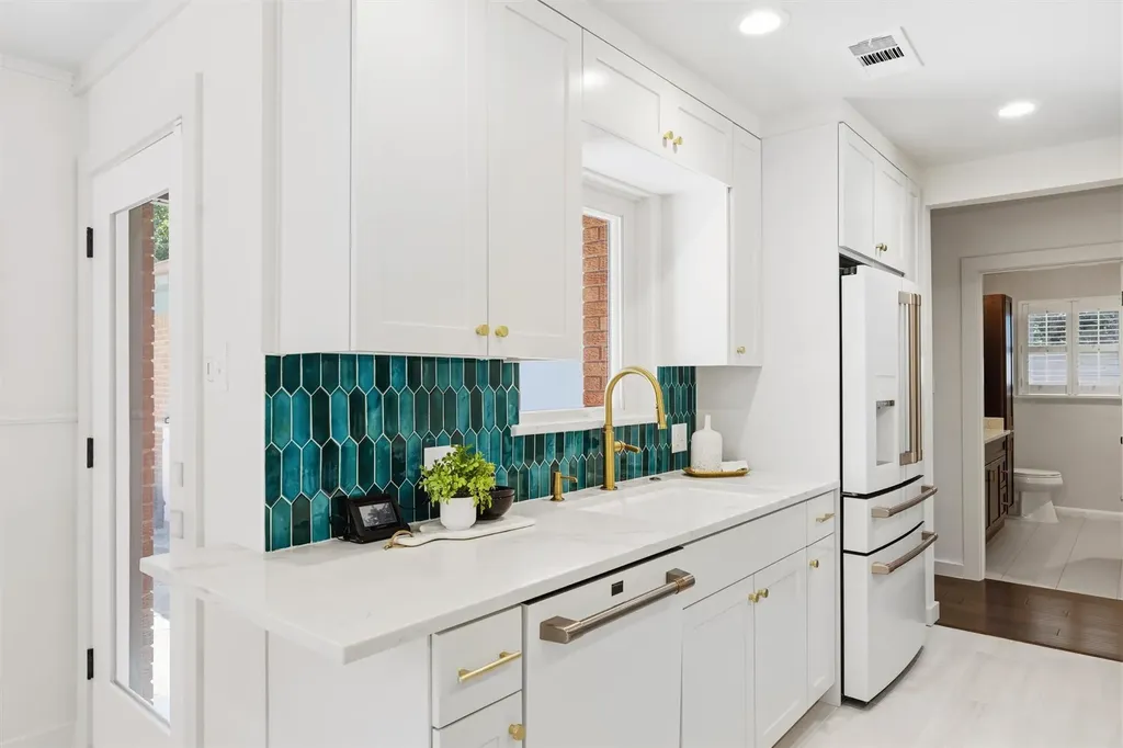 4801 Roundup Trail Austin TX 78745