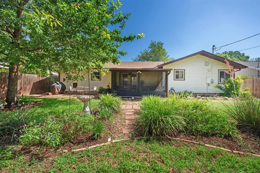 1905 Vallejo Street Austin TX 78757