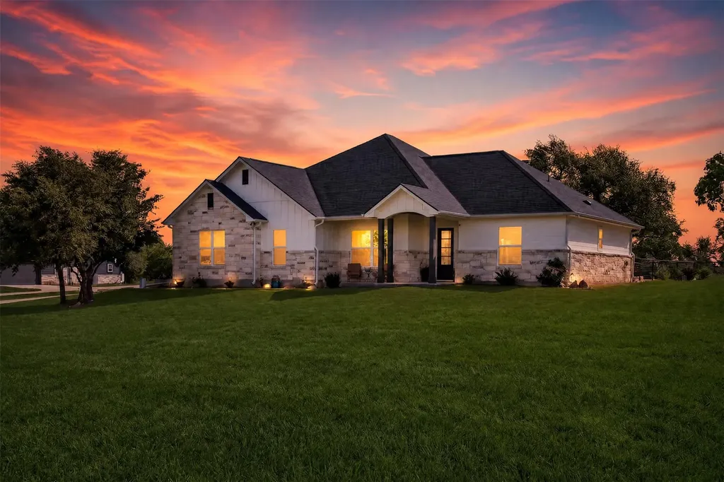 317 Esperanza Petal Pass Liberty Hill TX 78642