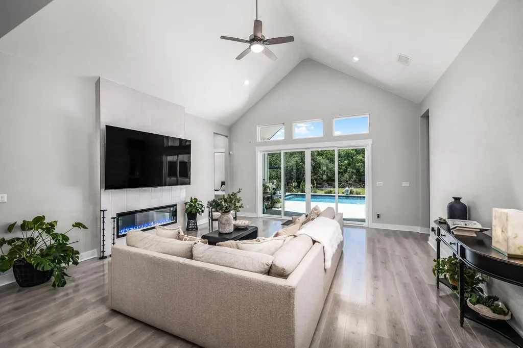 132 Mcnaughton Drive Liberty Hill TX 78642
