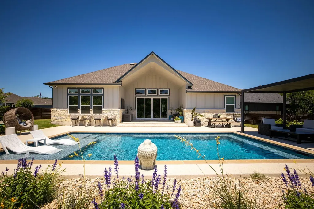 132 Mcnaughton Drive Liberty Hill TX 78642