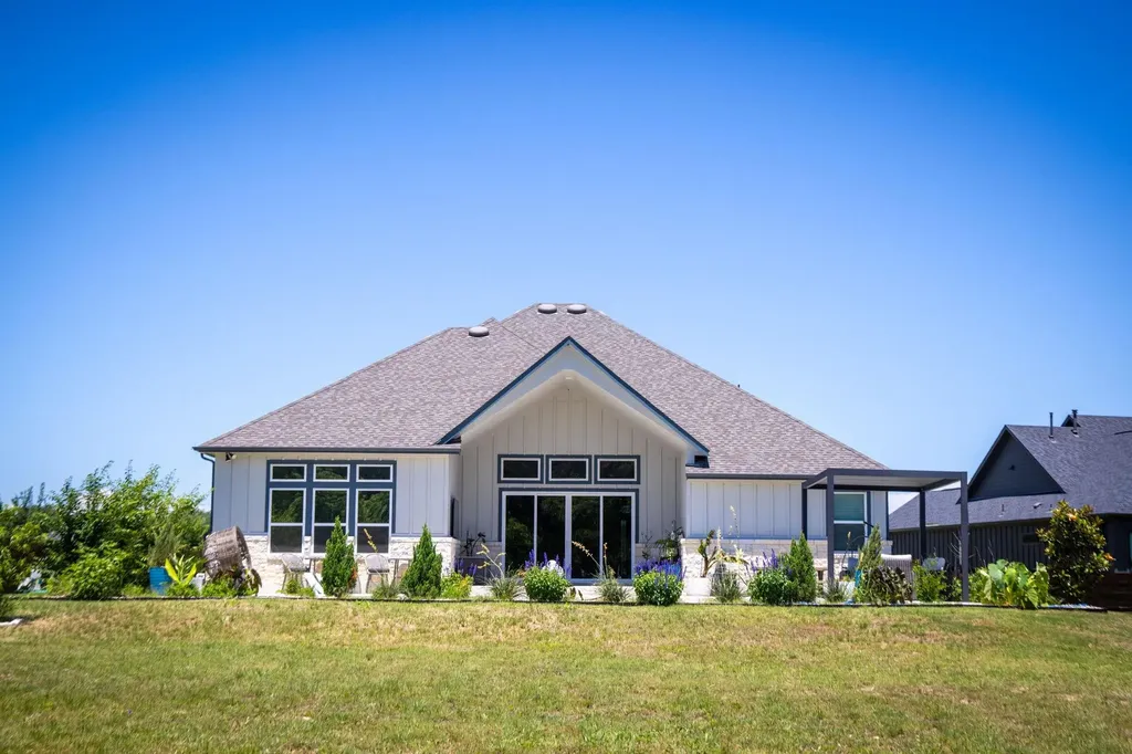 132 Mcnaughton Drive Liberty Hill TX 78642
