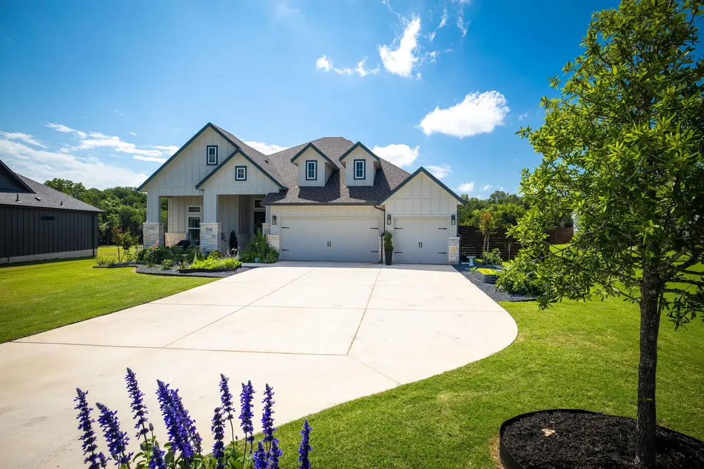 132 Mcnaughton Drive Liberty Hill TX 78642