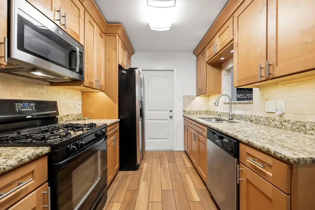 7106 Moat Cove Austin TX 78745