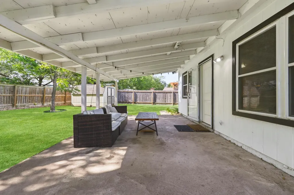 7106 Moat Cove Austin TX 78745
