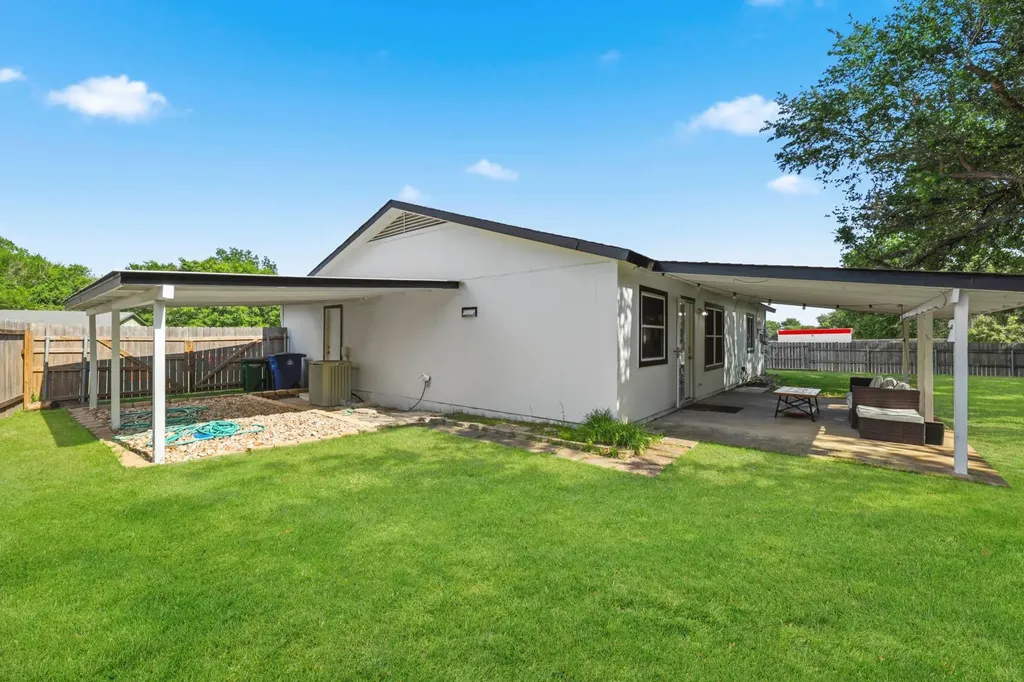 7106 Moat Cove Austin TX 78745
