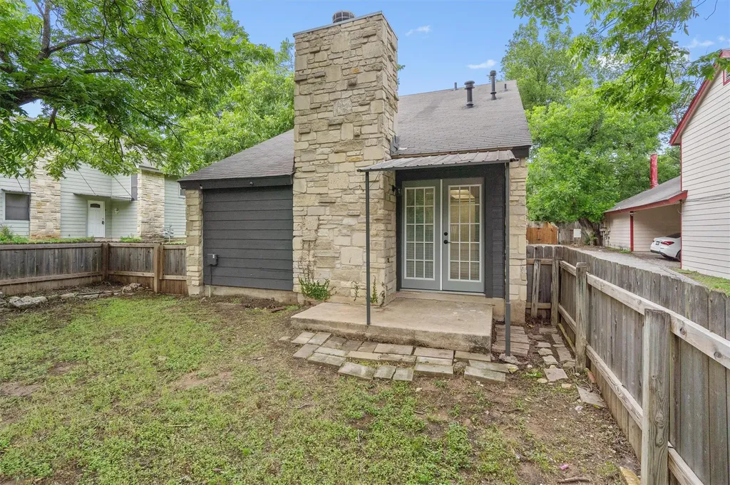 1804 Cinnamon Path Austin TX 78704