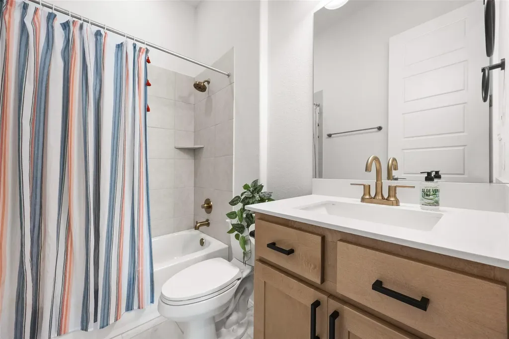 531 Great Lawn Bend Liberty Hill TX 78642