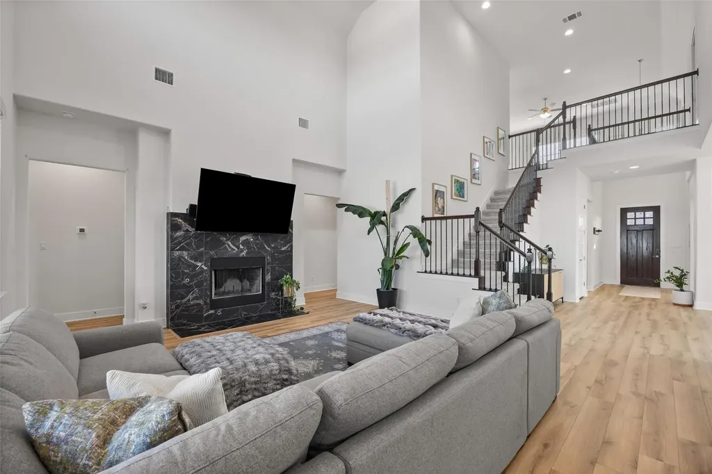 531 Great Lawn Bend Liberty Hill TX 78642