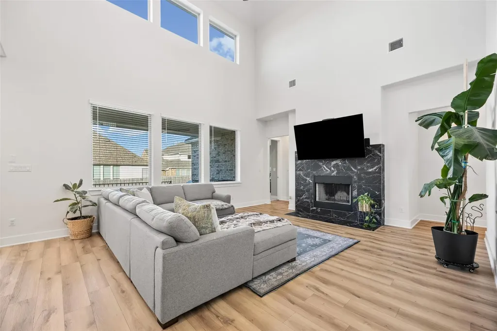531 Great Lawn Bend Liberty Hill TX 78642