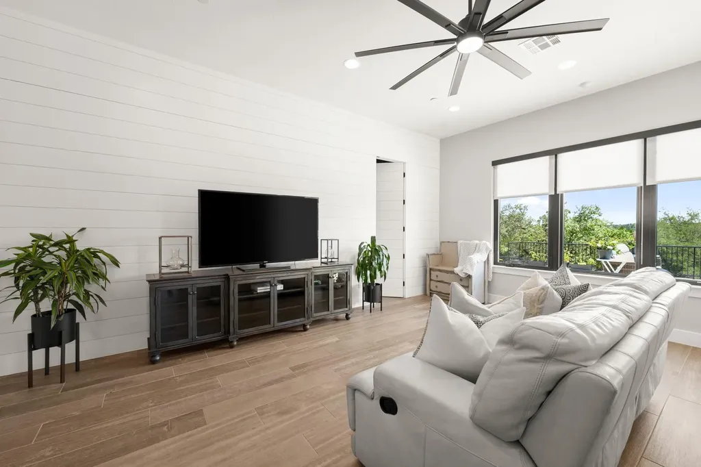 1021 Lower Peninsula Loop Georgetown TX 78633