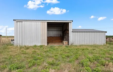 1806 County Road 2425 Iredell TX 76649