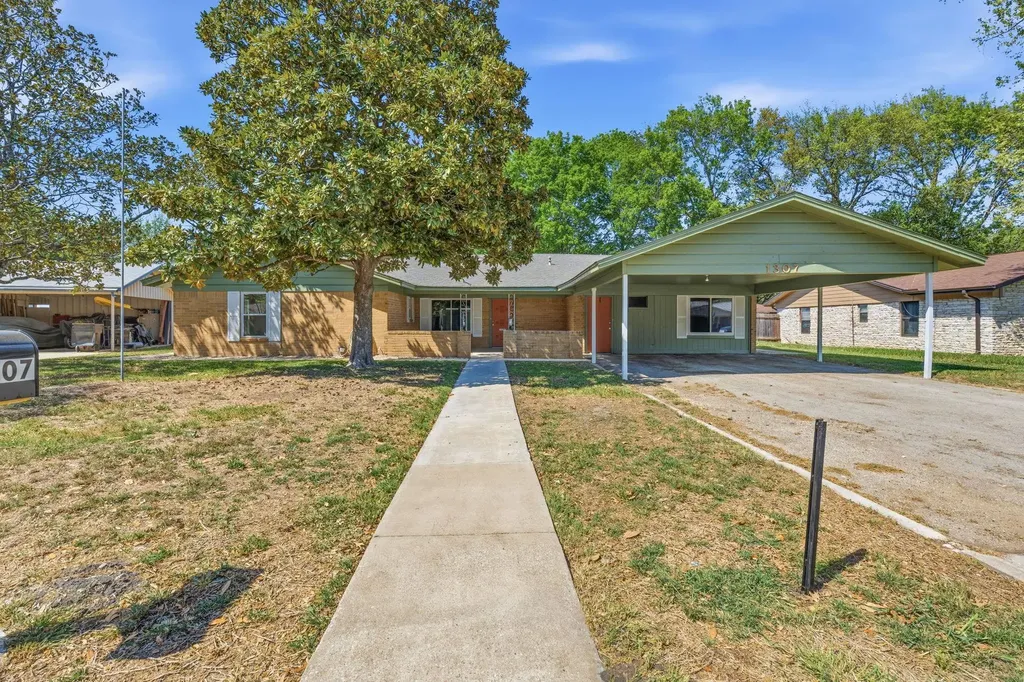 1307 Aspen Street Lockhart TX 78644