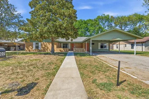 1307 Aspen Street Lockhart TX 78644