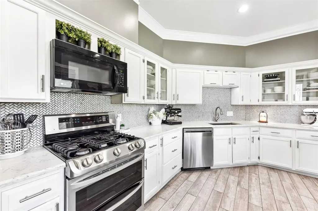 12500 Turkey Ridge Court Austin TX 78729