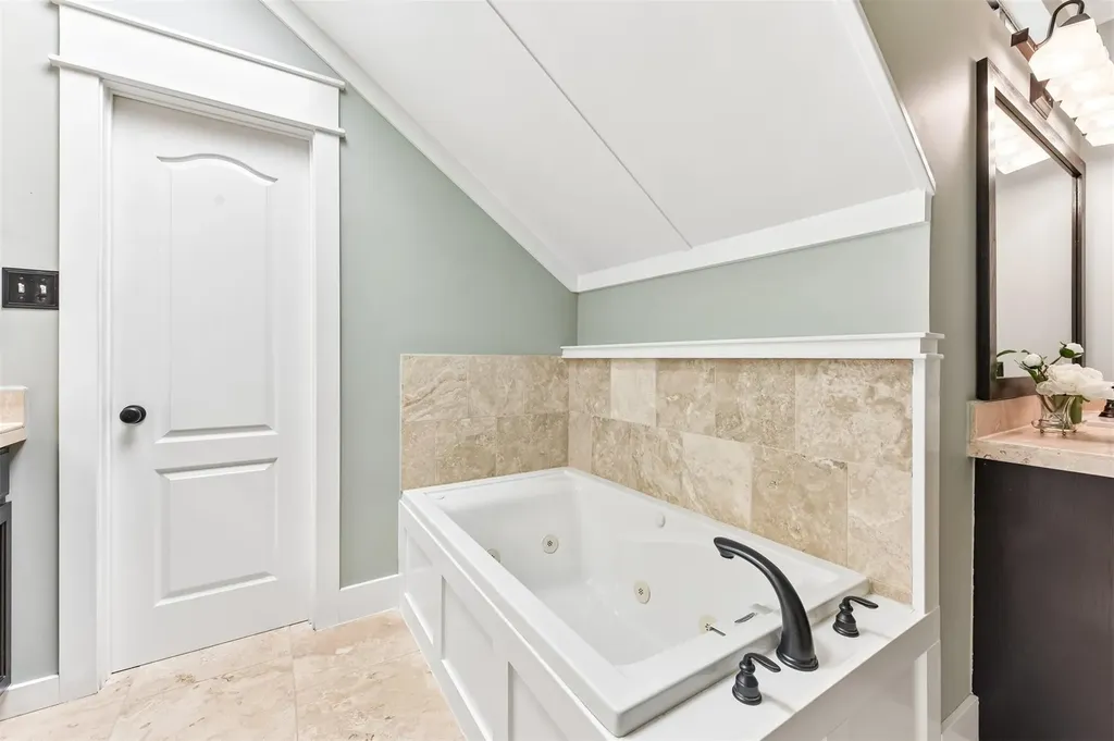 12500 Turkey Ridge Court Austin TX 78729