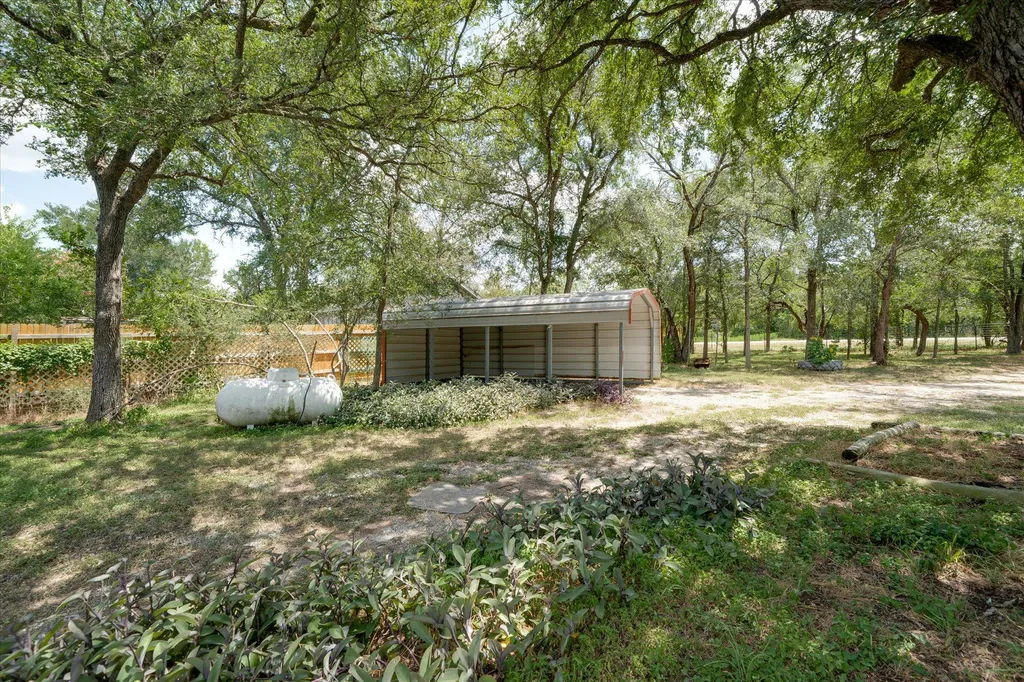 150 Lakeview Drive Del Valle TX 78617