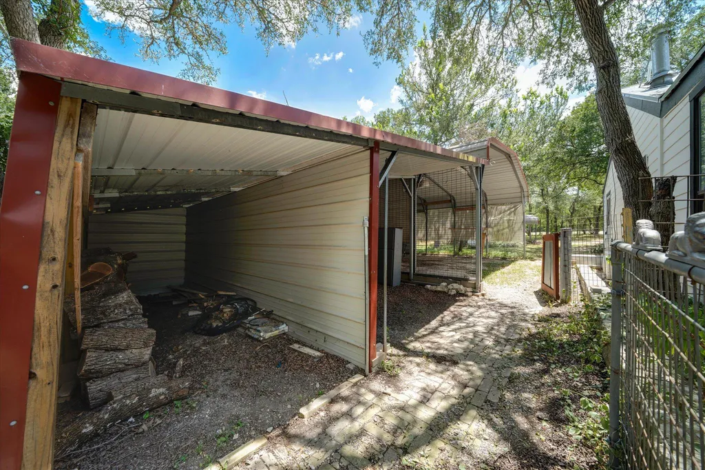 150 Lakeview Drive Del Valle TX 78617