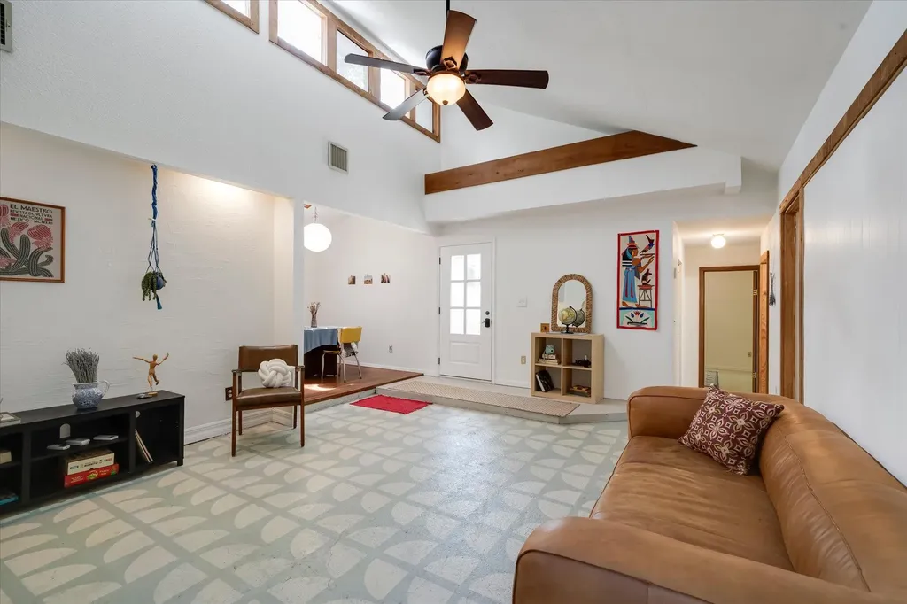 150 Lakeview Drive Del Valle TX 78617