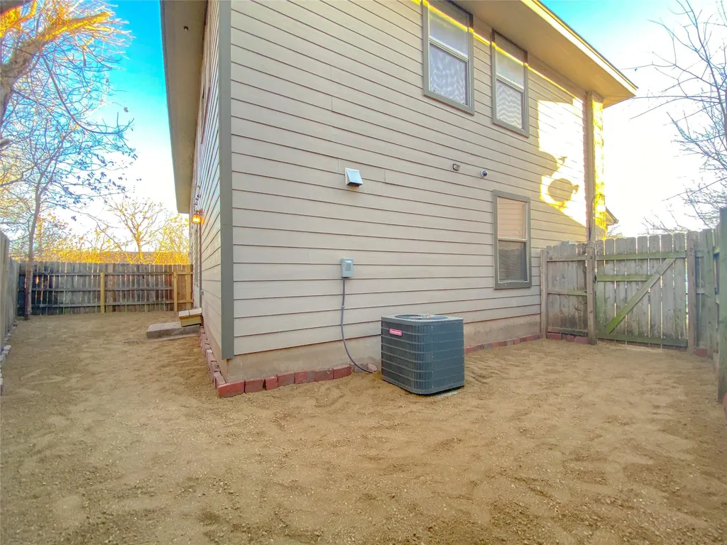 5201 Bogey Court Austin TX 78744