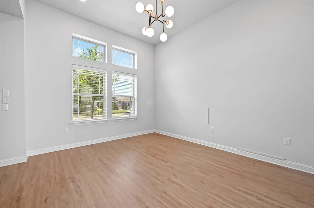 7910 Lennon Drive Austin TX 78744