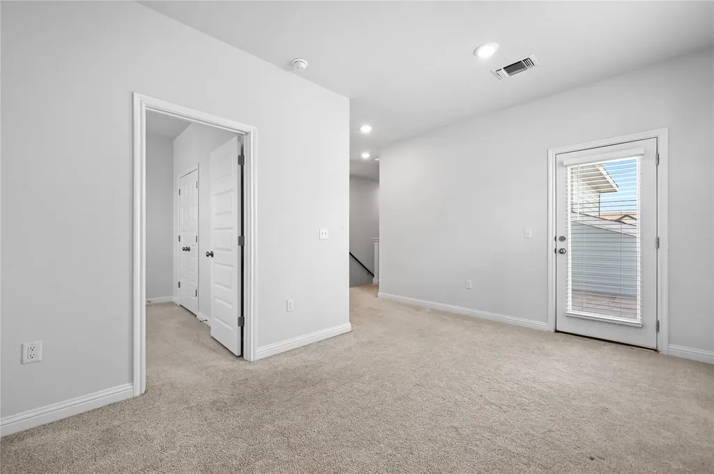 7910 Lennon Drive Austin TX 78744