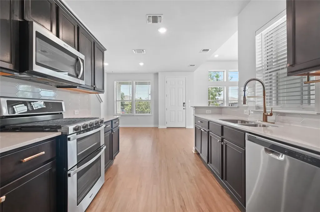 7910 Lennon Drive Austin TX 78744