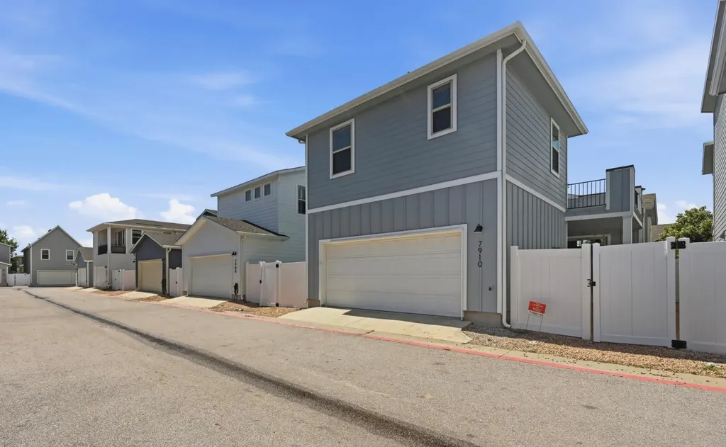 7910 Lennon Drive Austin TX 78744